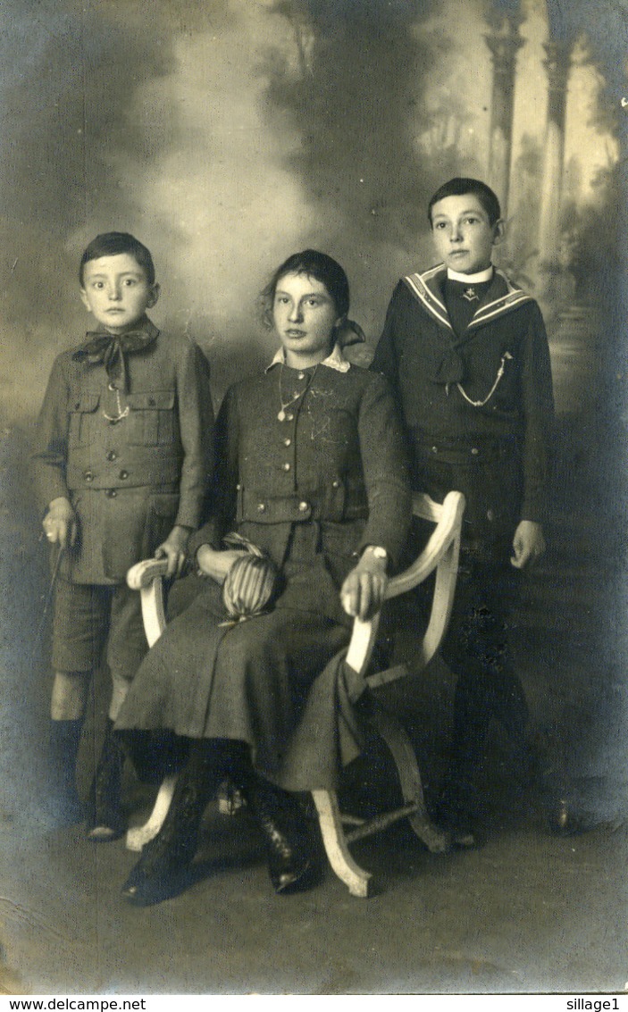 Carte Postale Photo Famille Géhanne De Caen Le 9 Décembre 1917 Pendant Première Guerre Mondiale - Caen