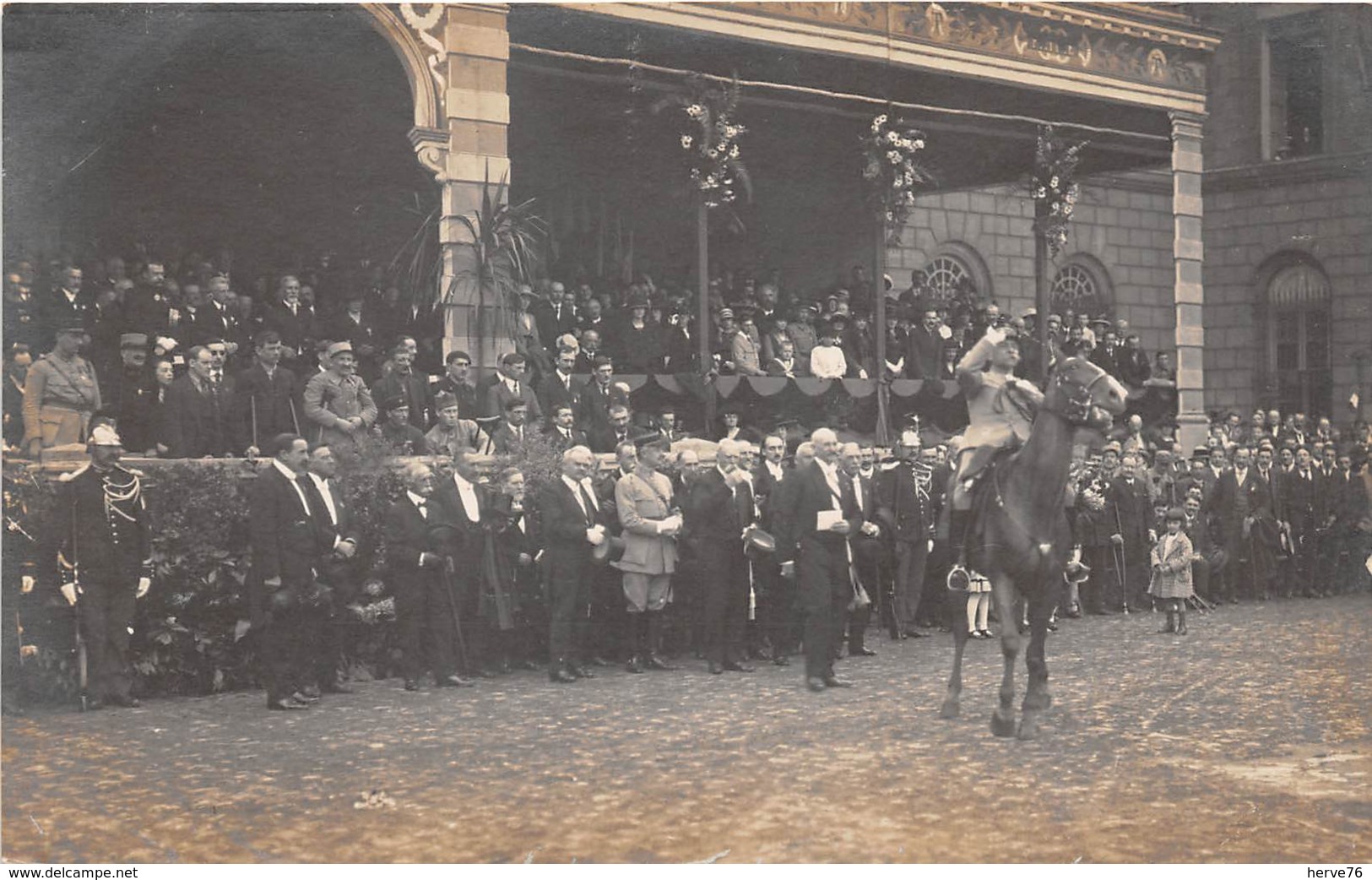 Carte Photo - Militaria - Rouen Céremonie Retour Des Troupes 1919 - Hotel De Ville - Te Identificeren