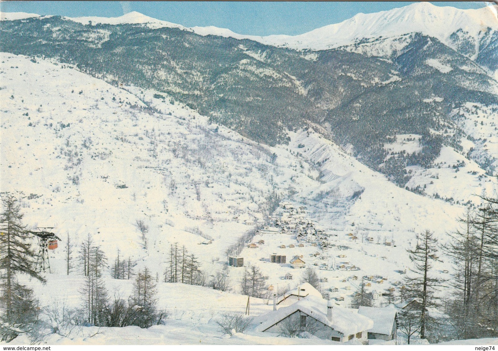 Carte Postale Des Années 70-80 Des Hautes-Alpes - Serre-Chevalier - Le Téléphérique - La Piste Rouge - Le Chalet Du CAF - Serre Chevalier