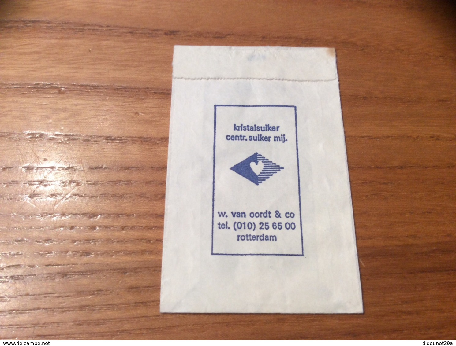 Ancien Sachet De Sucre Pays-Bas "CAFÉ RESTAURANT Annex Cafetaria TWENTS ETHOES - OOTMARSUM" - Sugars