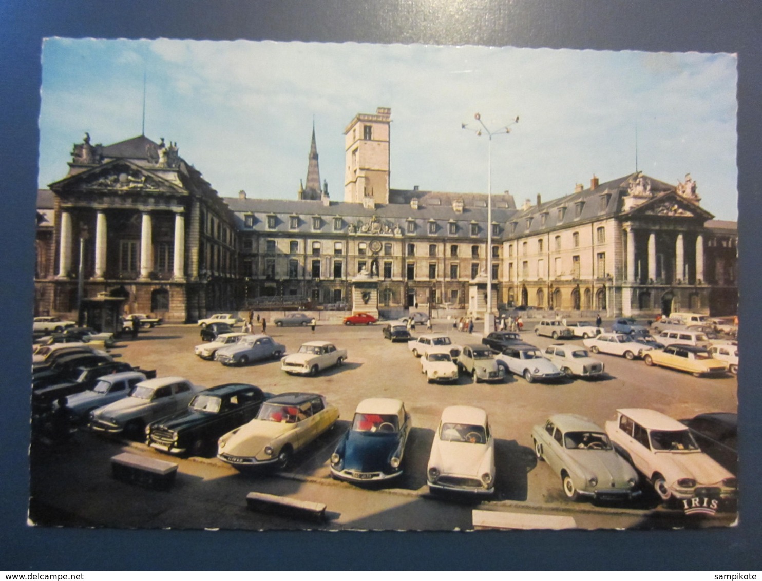 Carte Postale Automobiles Devant Le Palais Ducal à Dijon - Voitures De Tourisme