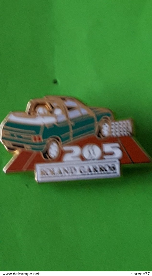 Pin's PEUGEOT 205 ROLAND GARROS - Peugeot