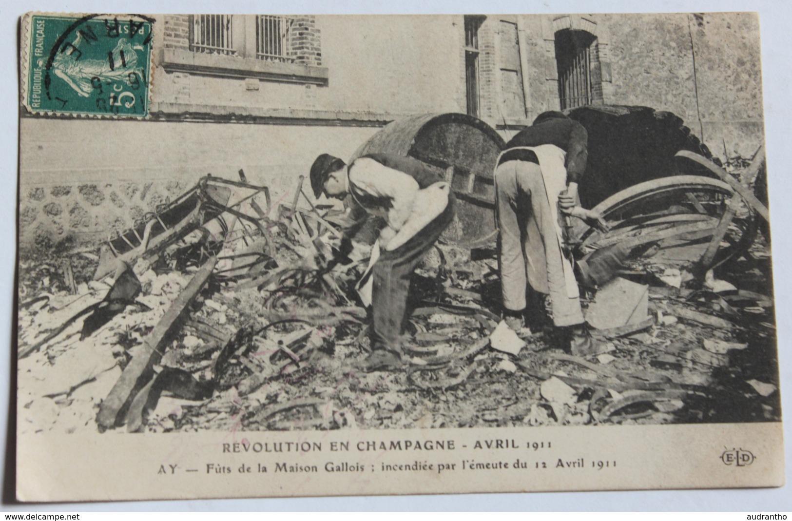 CPA 51 Ay Révolution Des Vignerons En Champagne Avril 1911 Fûts Maison Gallois Incendiée 2 Personnages - Ay En Champagne