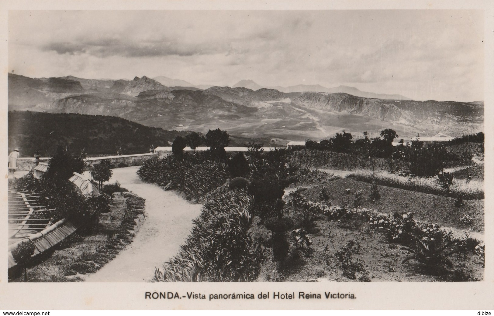 Tarjeta Postale. España. Ronda. Vista Panorámica Del Hotel Reina Victoria. Estado Medio. - Lugares