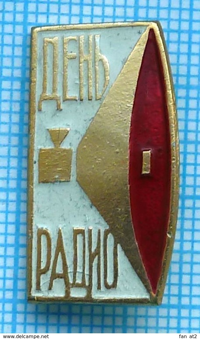 USSR / Badge / Soviet Union / RUSSIA  Radio Day. Connection 1970s - Verenigingen