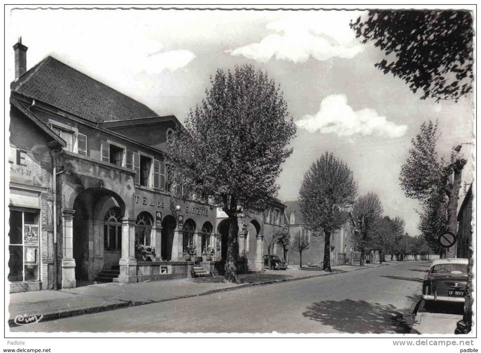 Carte Postale 55. Etain  Hotel De La Sirène Trés Beau Plan - Etain