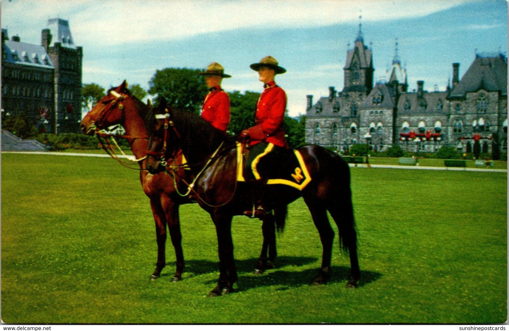 Canada Mounties On Horseback - Moderne Ansichtskarten