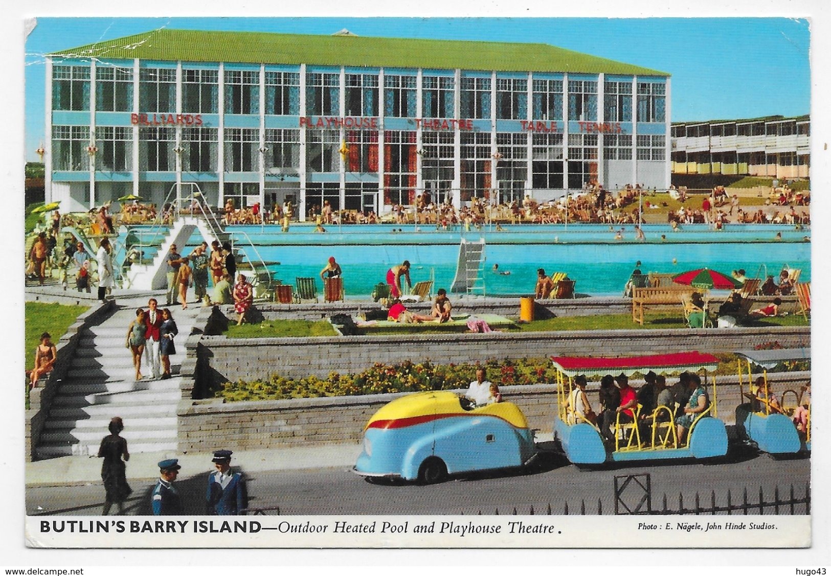 (RECTO / VERSO) BUTLIN'S BARRY ISLAND EN 1975- OUTDOOR HEATED POOL AND PLAYHOUSE THEATER - CPSM GF VOYAGEE - Autres & Non Classés