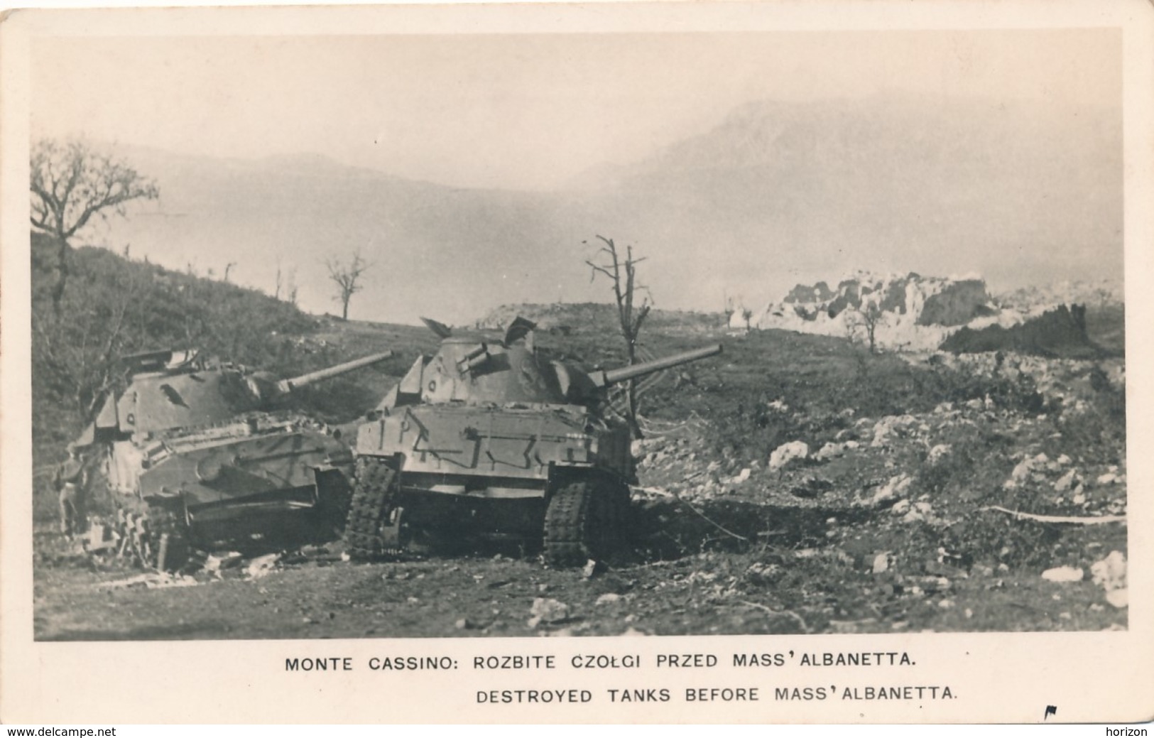 Z.448.  MONTE CASSINO - Montecassino - Carri Armati Innanzi Alla Masseria Albanetta - Altri & Non Classificati