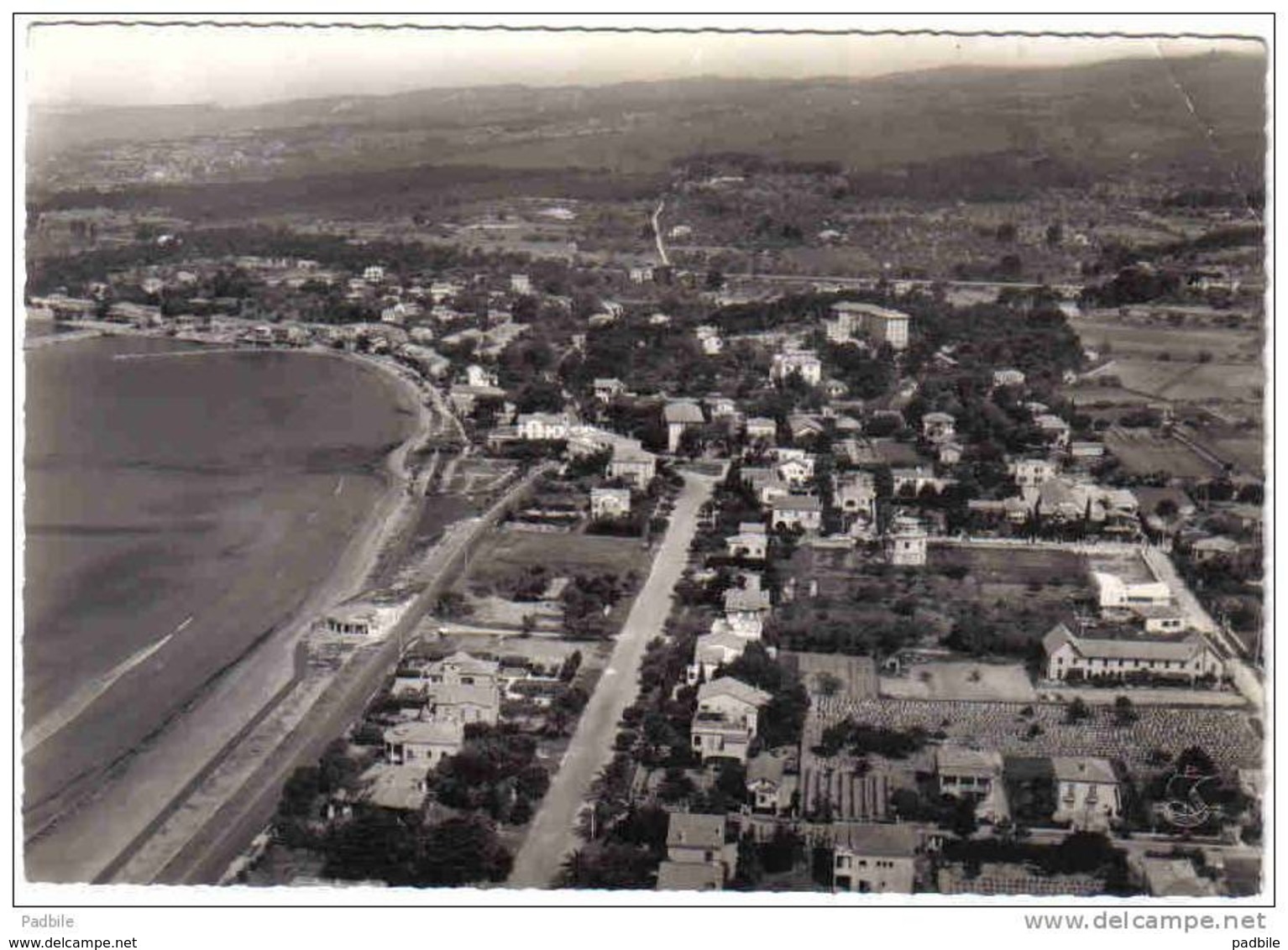 Carte Postale 83. Les Lecques  Vue D'avion Trés Beau Plan - Les Lecques