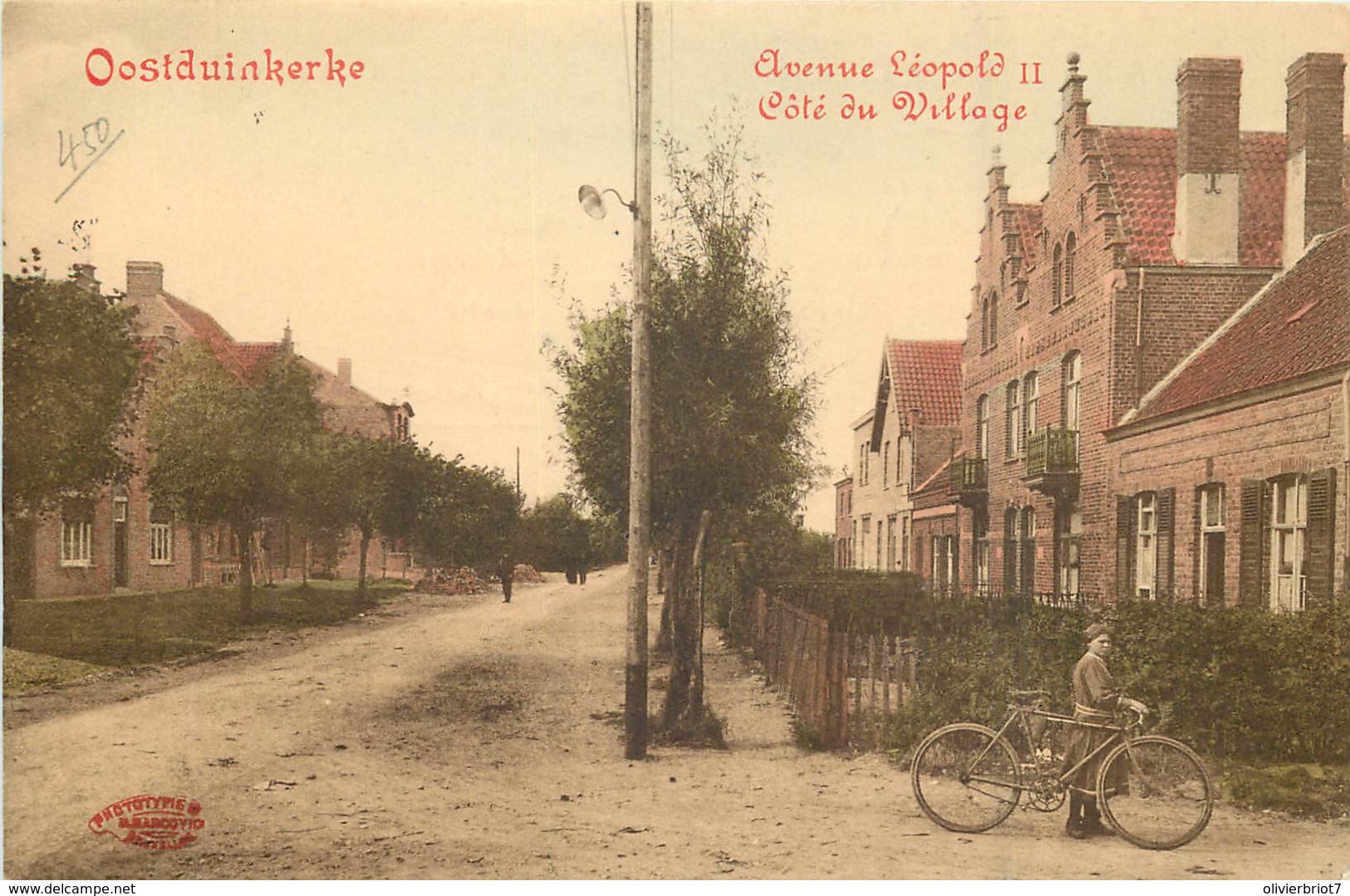 Oostduinkerke - Avenue Léopold II , Côté Village - Edit. Marcovici - Maison Du Faucon - Hôtel De Ville - Oostduinkerke
