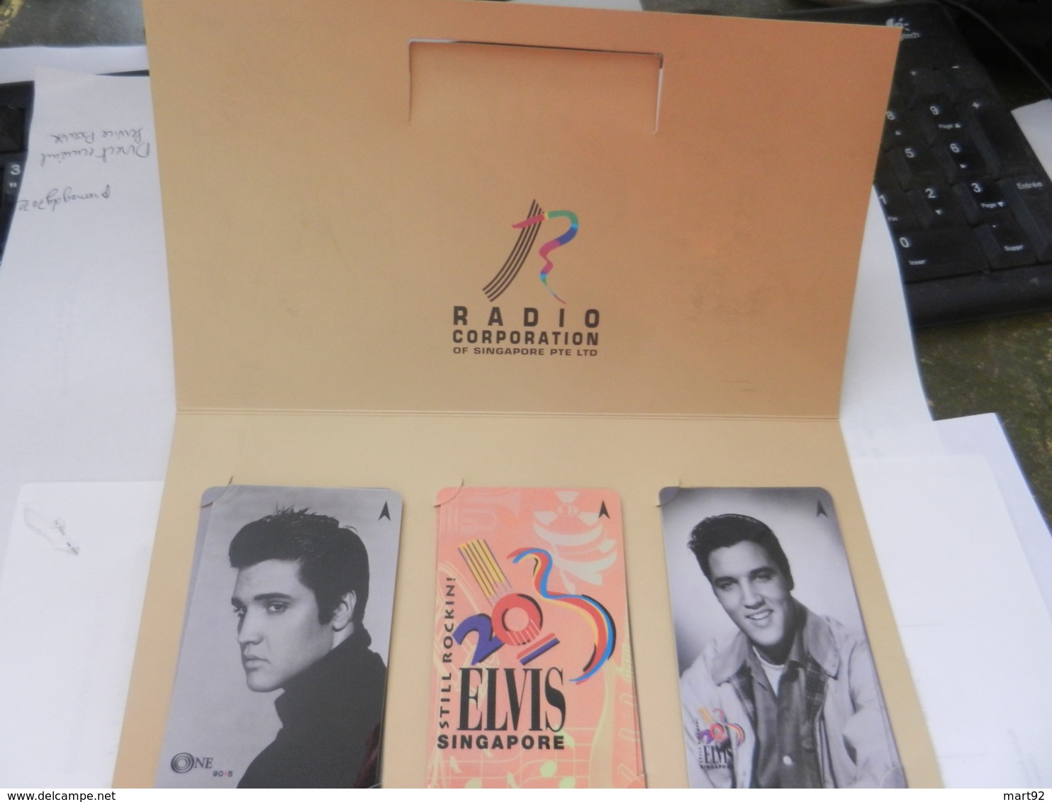 3 TELECARTES   PHONECARDS SINGAPORE ELVIS PRESLEY AVEC SON EMBALLAGE NEUF RADIO HMV - Musique