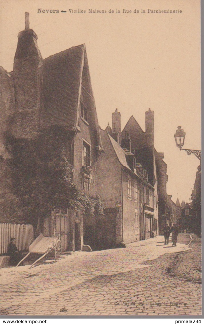 NEVERS - VIEILLES MAISONS - Nevers