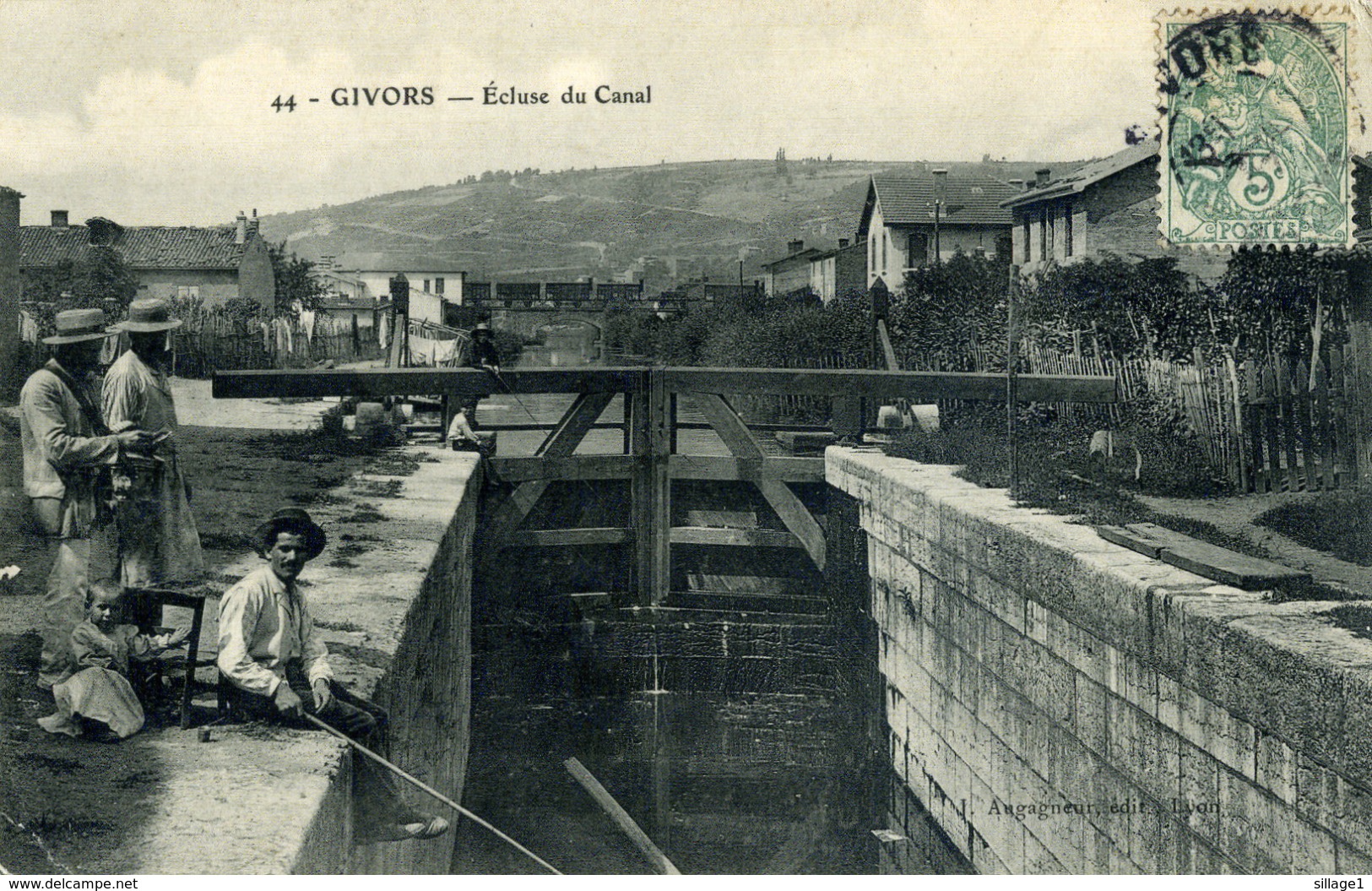 Givors - Ecluse Du Canal CPA Animée Peu Commune - Givors