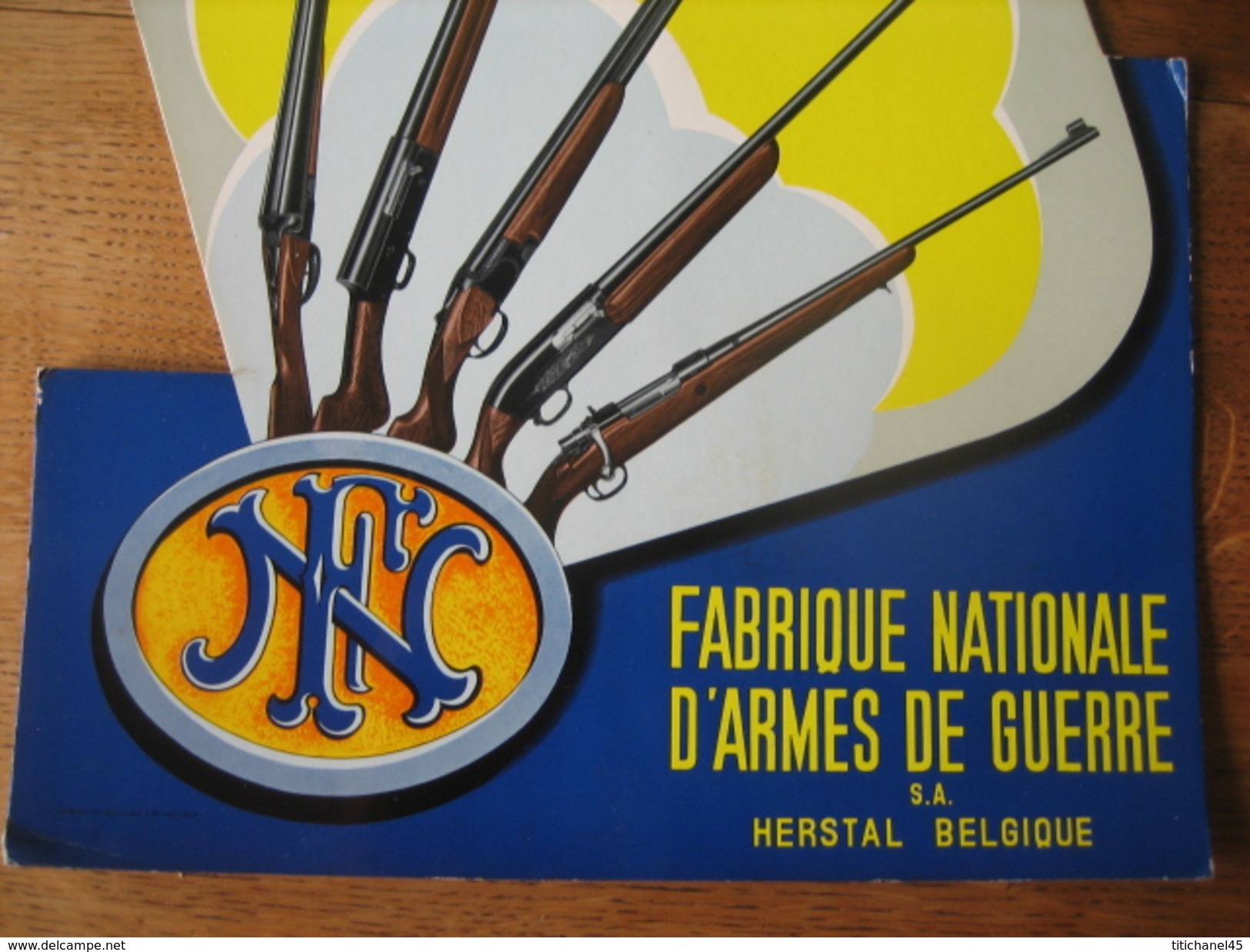 Superbe Carton Publicitaire Original FABRIQUE NATIONALE D'ARMES DE GUERRE à HERSTAL - Targhe Di Cartone
