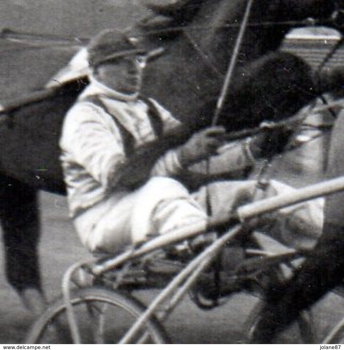 CPA PHOTOGRAPHIE        D UN CHEVAL N° 9   COURSE HIPPIQUE  EN SULKY        JOCKEY ? - Fotografia