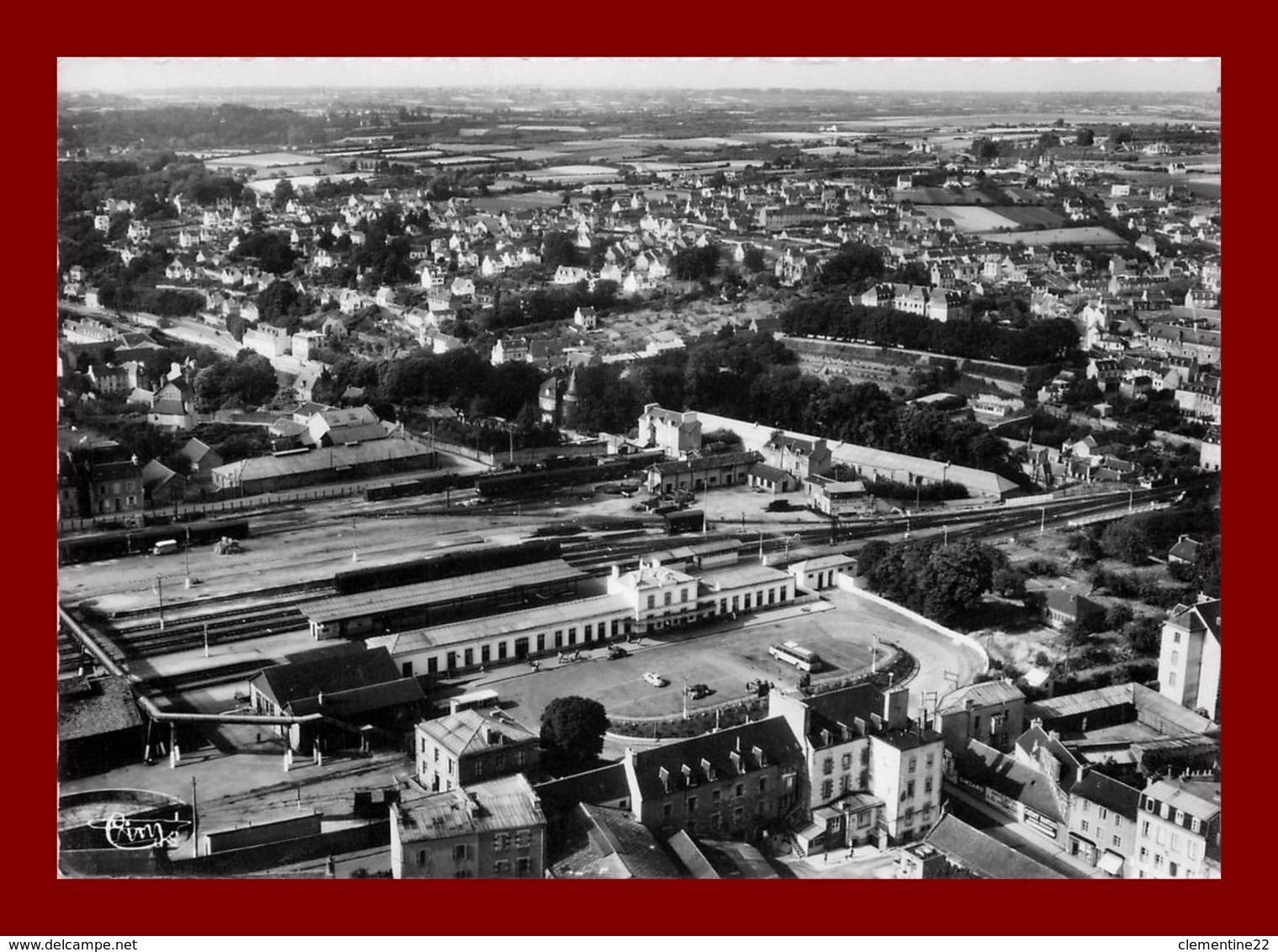 Morlaix * La Gare Au Fond Coat Serho * Vue Aérienne    ( Scan Recto Et Verso ) - Morlaix