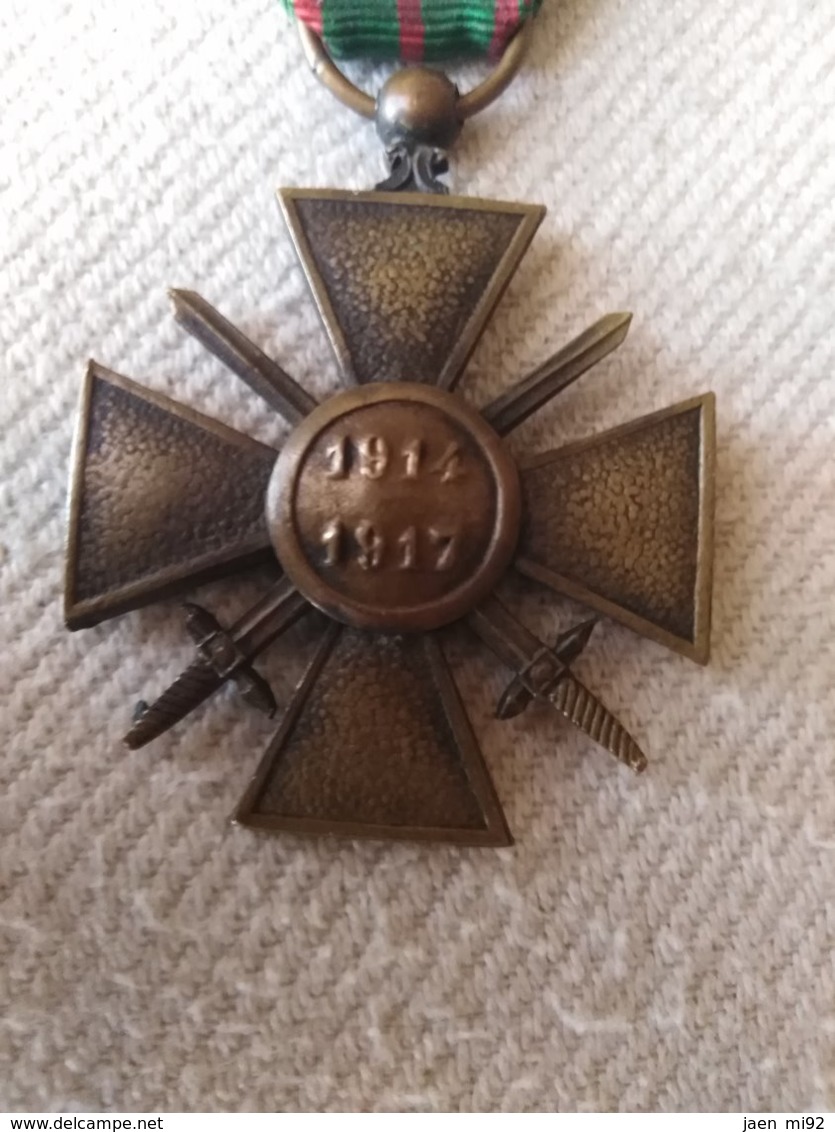 Croix De Guerre Avec Broche - 1914-18