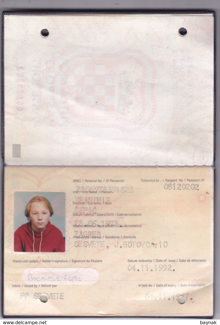 C76  --  PASSPORT  --   CROATIA  --  I.  MODEL  --  1992  --   BOY, 14 YEAR  --  VISA FRANCE - Historische Dokumente