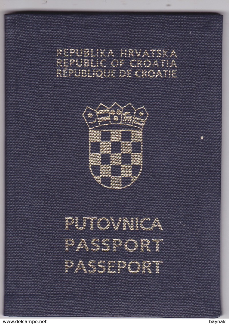 C7  --  PASSPORT  --   CROATIA  --  I.  MODEL  --  1992  --  NICE LOOKING  LADY - Historische Dokumente