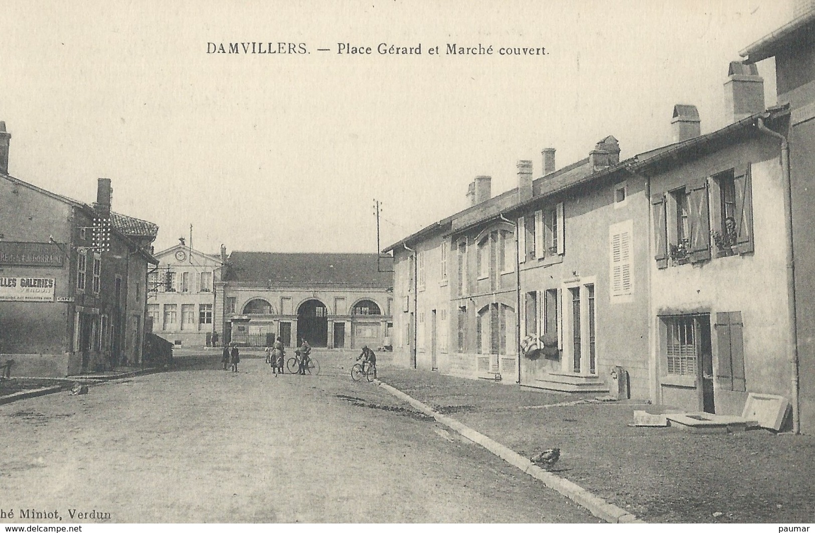 Damvillers  Place  Gèrard  Et Marchè Couvert   Animation - Damvillers