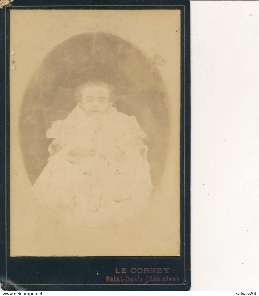 Photo Cabinet - Portrait D'un Bébé Par Le Corney à Saint-Denis Ile De La Réunion (Ca 1875/1880) - Anciennes (Av. 1900)