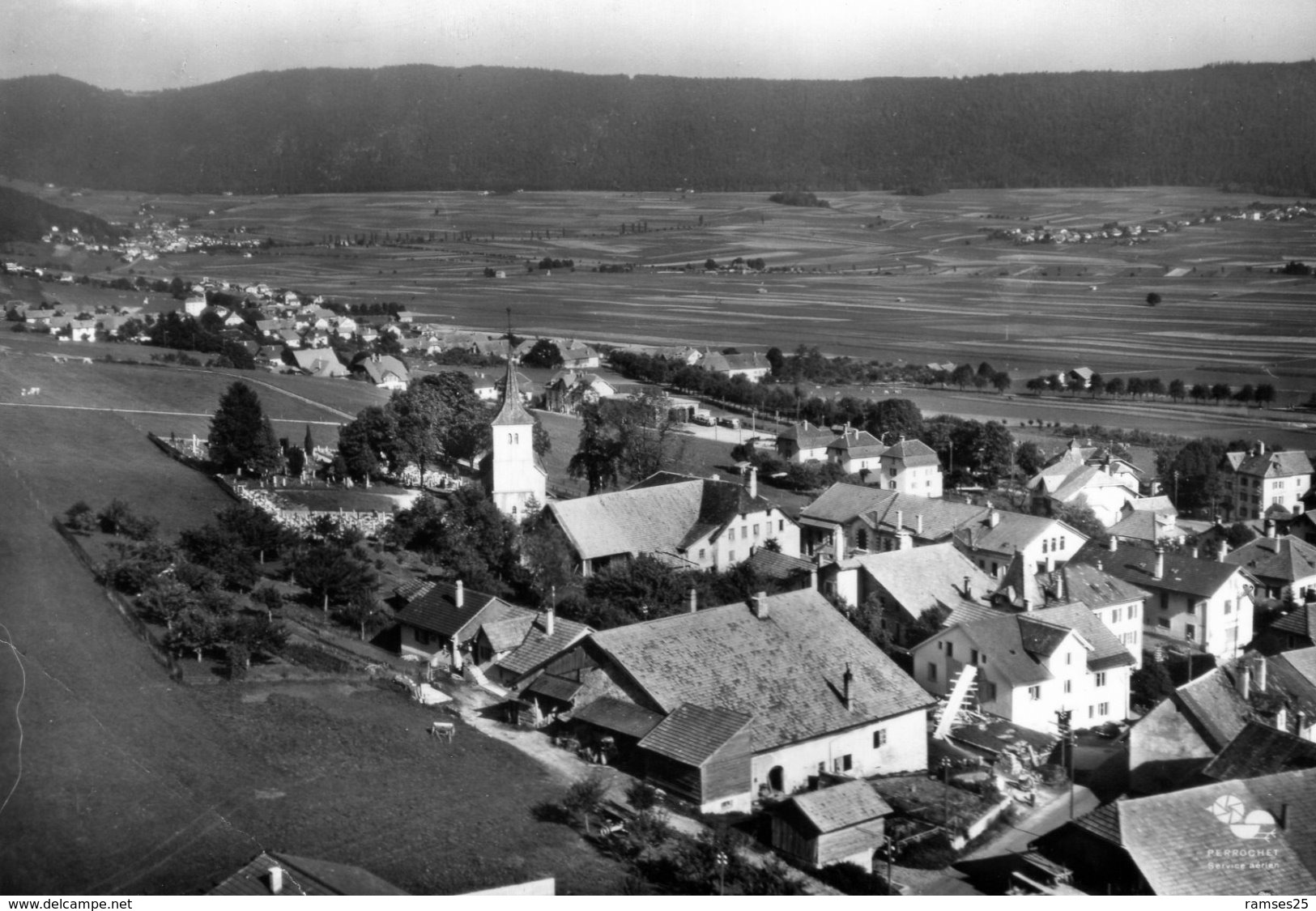 (128) CPSM   Cernier    (Bon Etat) - Cernier