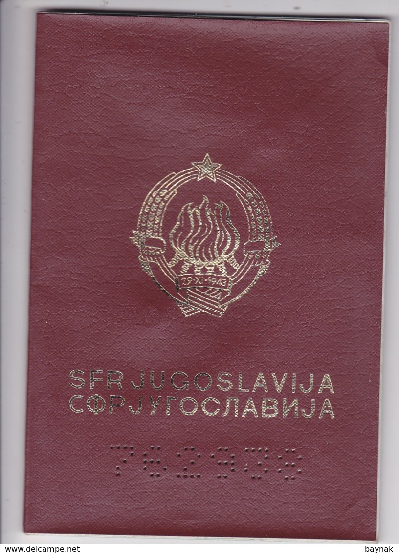 PM7  --  SFR YUGOSLAVIA   ---  PASSPORT  --  YOUNG MAN, 19 YEAR OLD  --   1991 - Historische Documenten