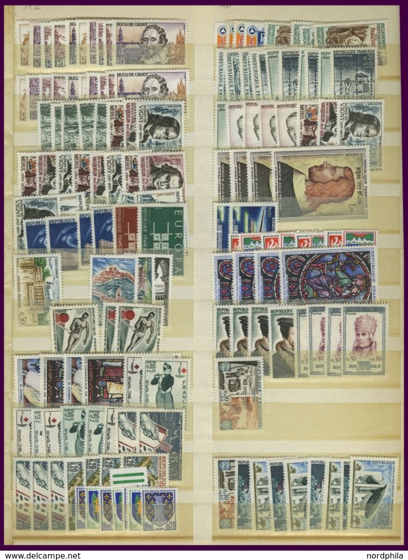 LOTS **, 1960-68, Saubere Postfrische Dublettenpartie Mit Dienst-u. Unescomarken, Mit Nr. 1480 5x, Meist Pracht, Günstig - Sammlungen