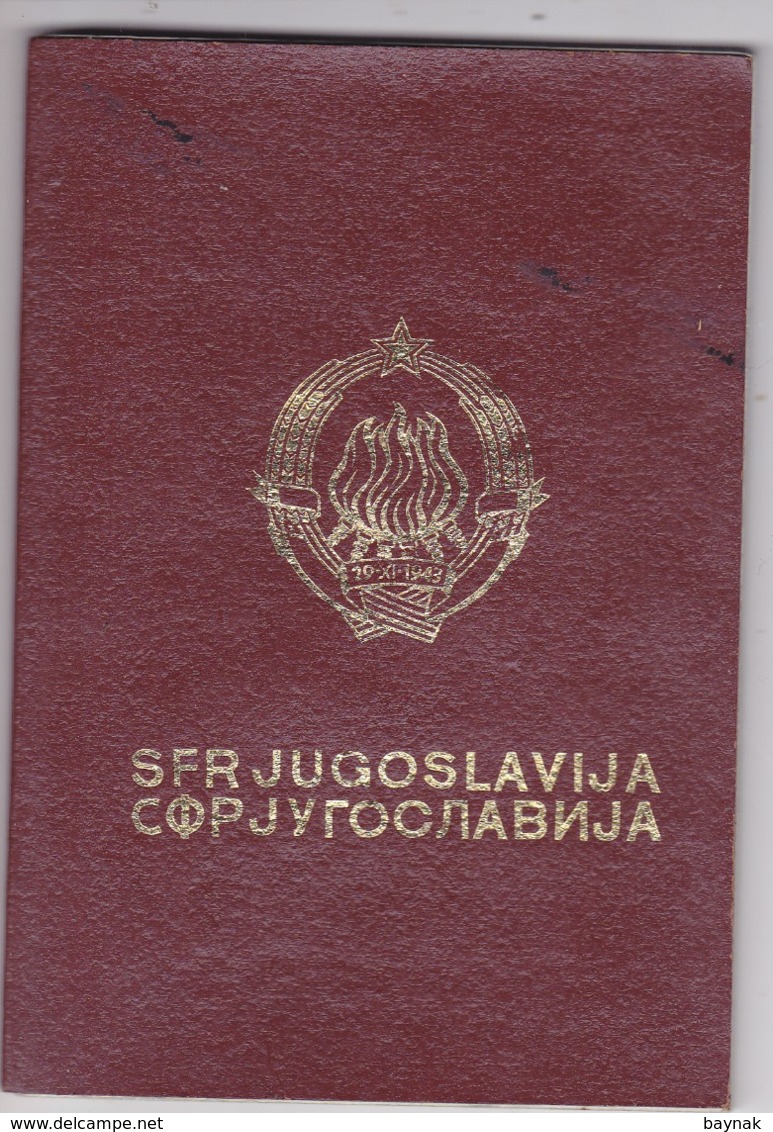 P26  --  SFR YUGOSLAVIA   ---  PASSPORT  --  LADY PHOTO --   1986 - Historische Dokumente