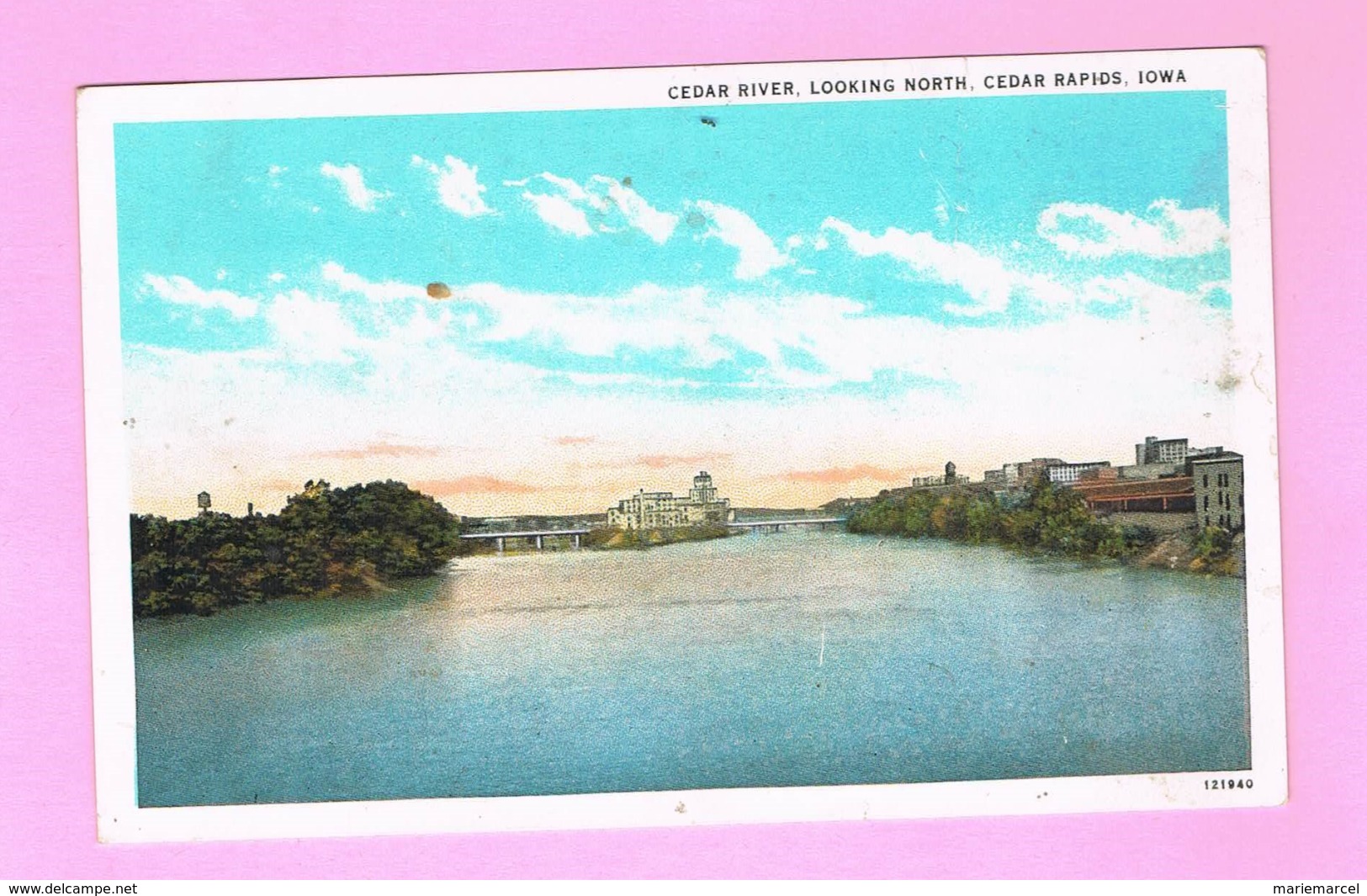 U.S.A. IOWA. CEDAR RAPIDS.  CEDAR RIVER, LOOKING NORTH. - Cedar Rapids