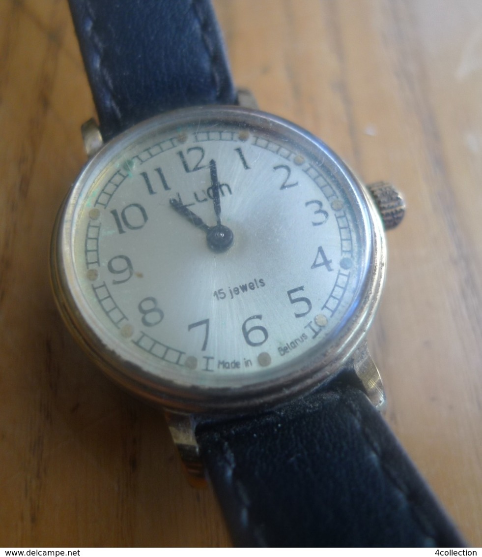 Vintage Belarus USSR Soviet Mechanical Wrist Watch LUCH 15 Jewels W. Black Band - Montres Anciennes