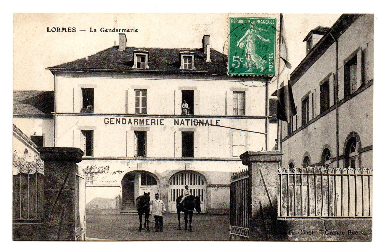 Lormes La Gendarmerie - Lormes