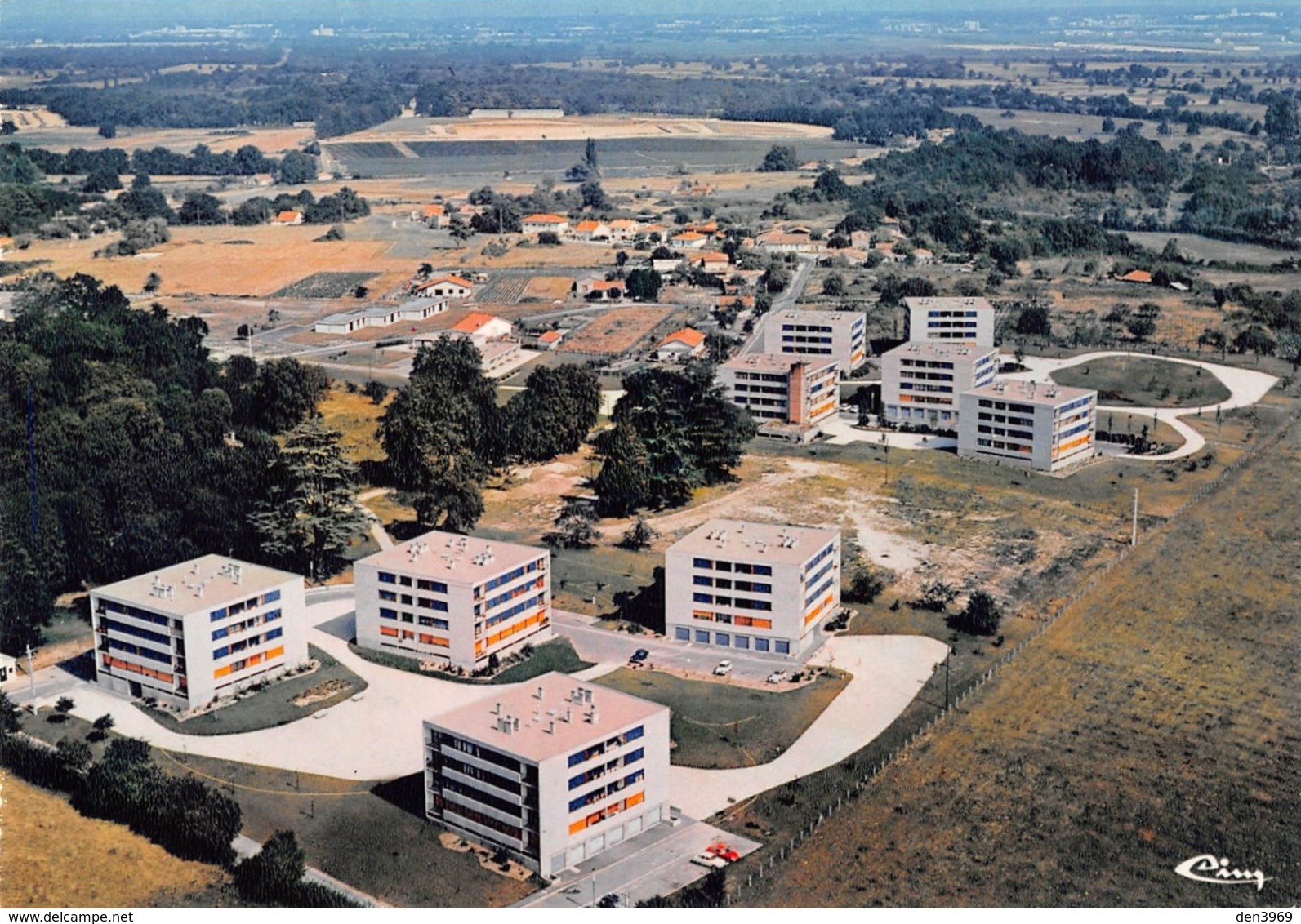 BLANQUEFORT - Vue Aérienne - Résidence Curegan - Architectes Raoul Charme, L.G. Gombeaud Et Solesse - Blanquefort