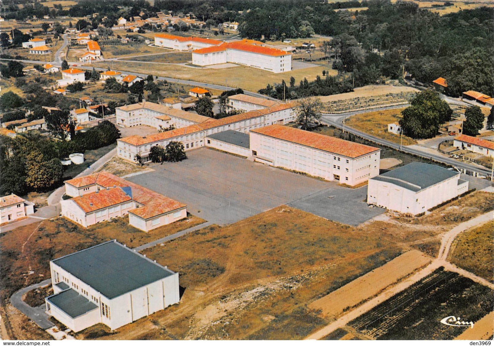 BLANQUEFORT - Vue Aérienne - Lycées Agricoles Masculin Et Féminin - Architectes Bernard Lamy Et Raymond Mothe - Blanquefort