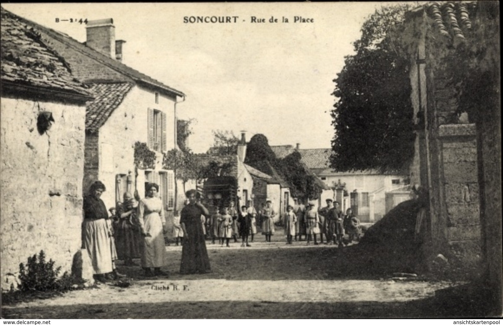 Cp Soncourt Haute Marne, Rue De La Place - Sonstige & Ohne Zuordnung