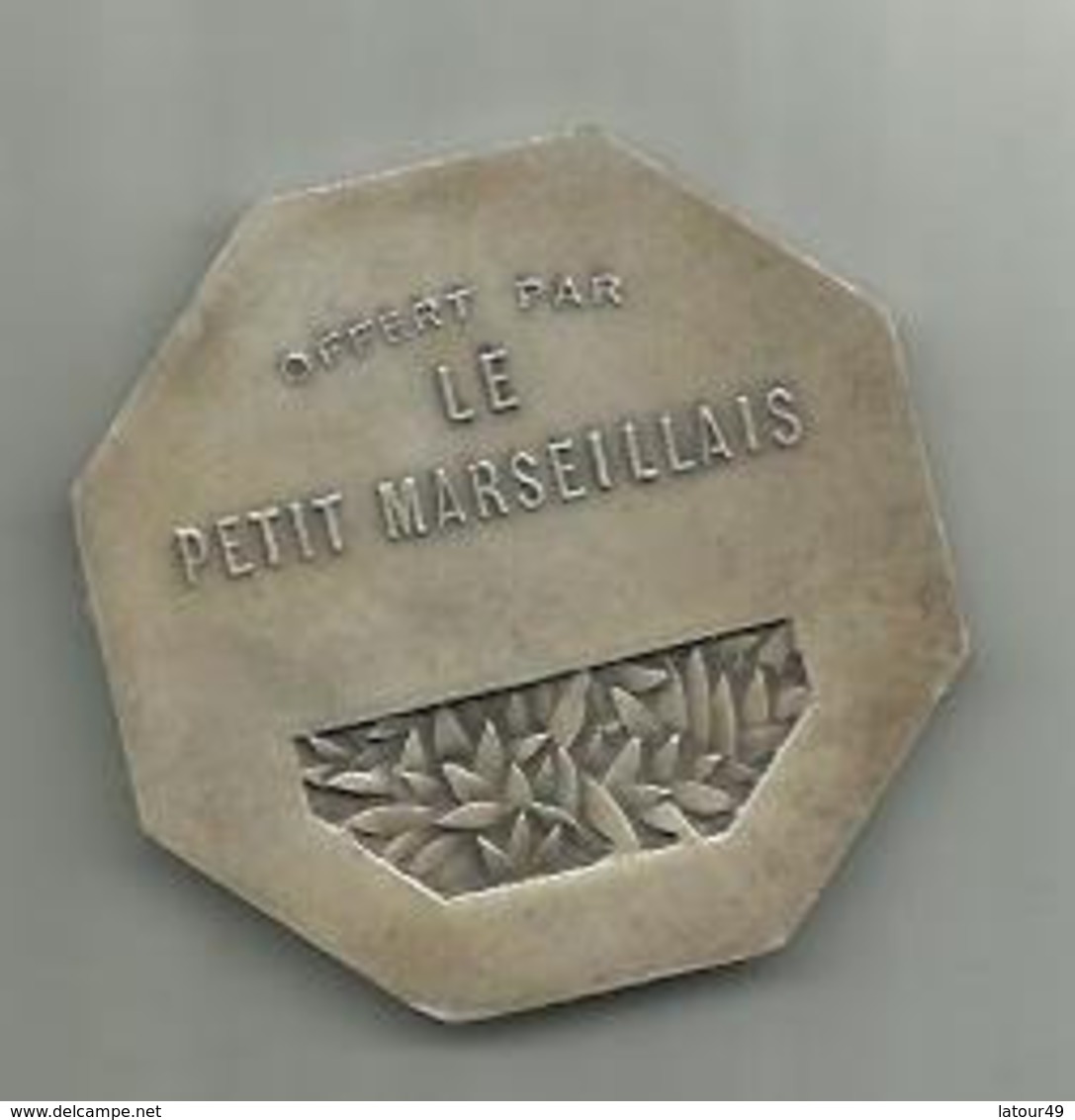 Medaille Octogognale 5 Cm  Offert Par Le Petit Marseillais - Altri & Non Classificati