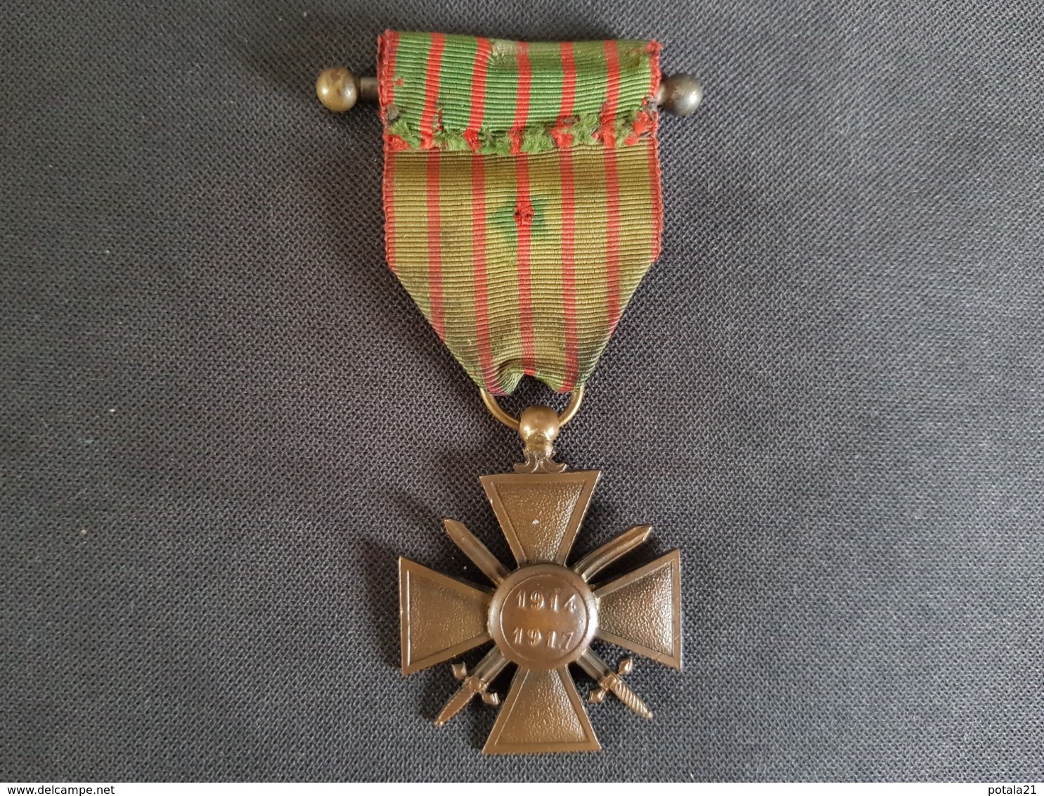 MEDAILLE MILITAIRE : CROIX DE GUERRE 1914 - 1917 Une étoile Sur Ruban - Frankrijk