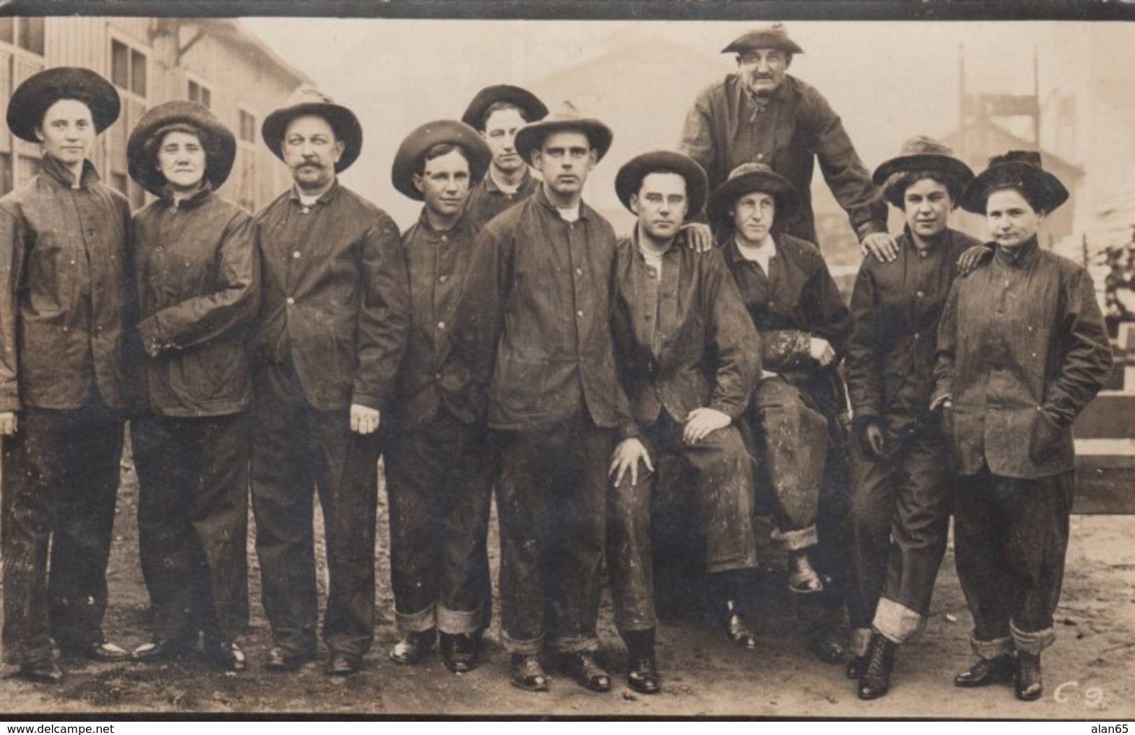 Group Of Women And Men Dressed For Work Unknown Industry And Location, C1900s/10s Vintage Real Photo Postcard - Photographie