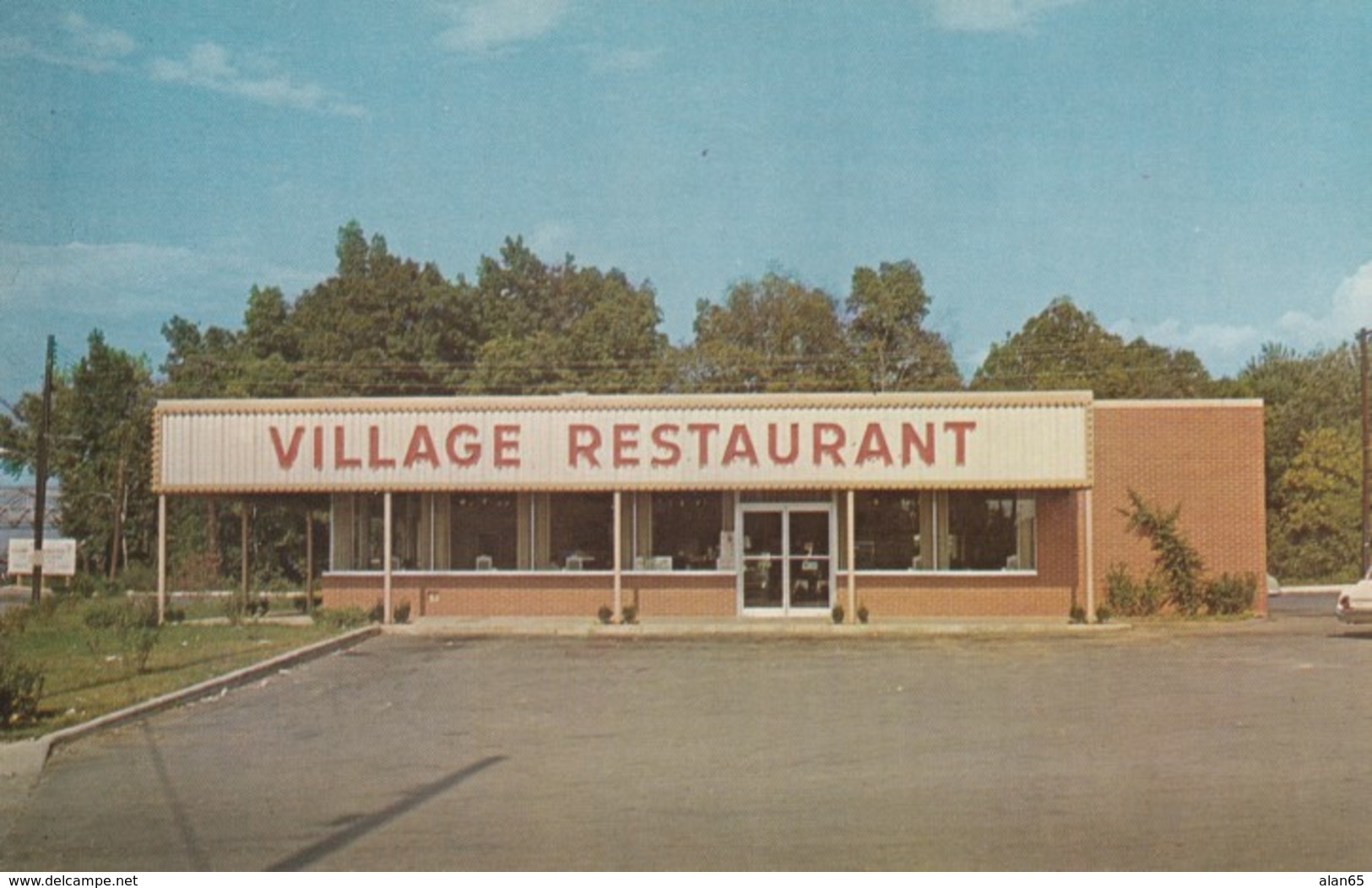 Chattanooga Tennessee, Village Restaurant Exterior View C1960s Vintage Postcard - Chattanooga