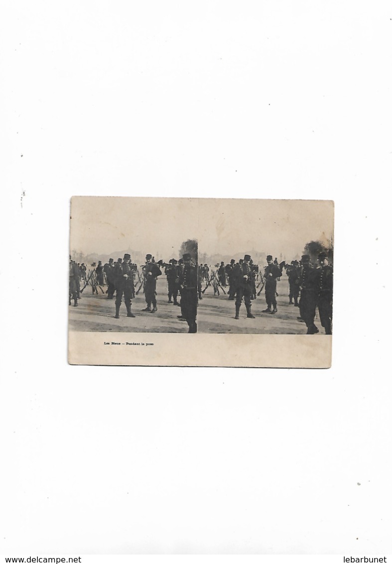 Carte Postale Ancienne Stéréoscopique Les Bleus Pendant La Pose (visite D'Edouard XII ) - Cartes Stéréoscopiques