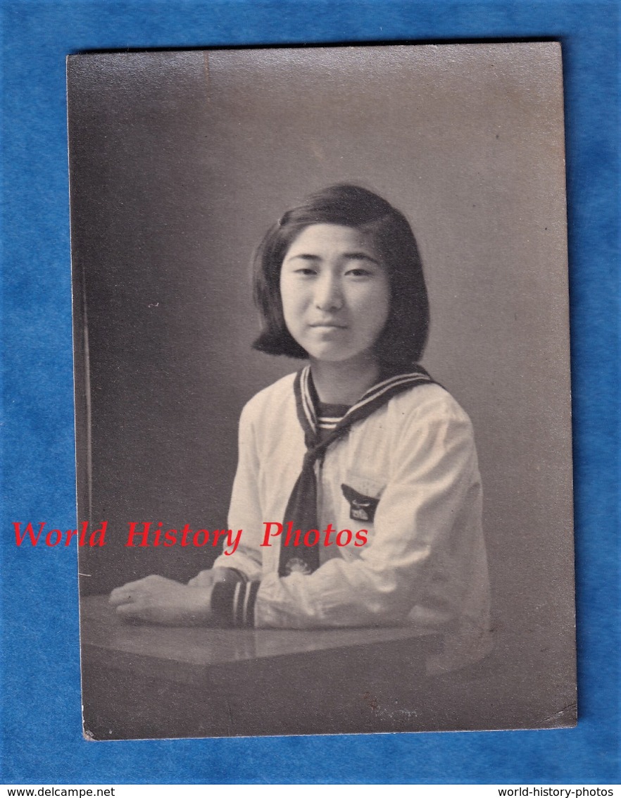 Photo Ancienne - SAPPORO Japon - Portrait De Petite Fille Japonaise En Uniforme Robe D' école  Mode Enfant Asian Girl - Non Classés