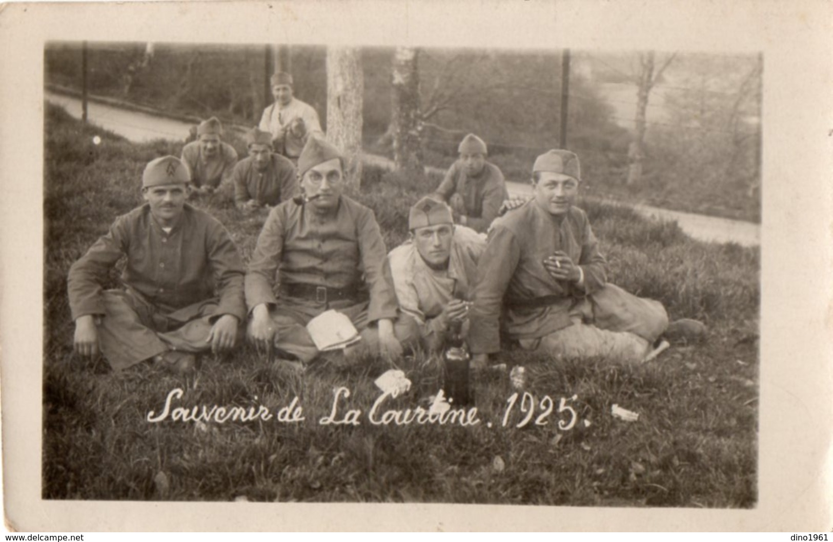 CPA 2837 - MILITARIA - Carte Photo Militaire - Un Groupe De Soldats - Souvenir De LA COURTINE - Personnages