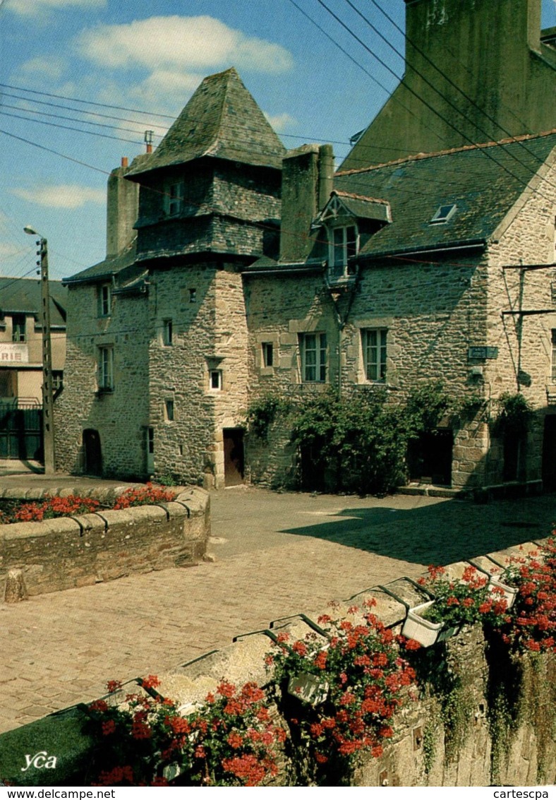 Sur Les Bords De La Laita Quimperlé Les Vieux Quartiers De La Ville La Place De L'isole  CPM Ou CPSM - Quimperlé