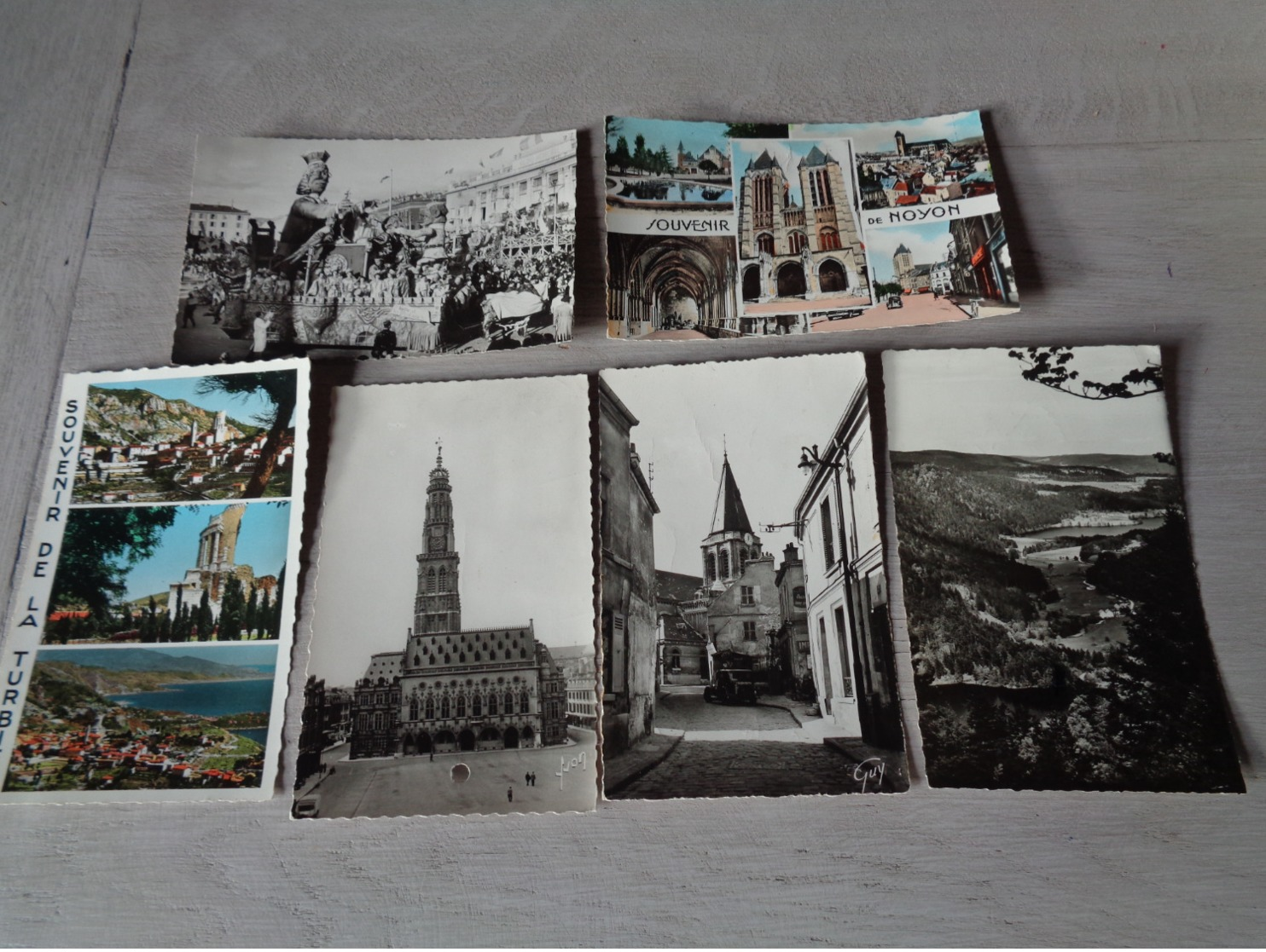 Beau lot de 60 cartes postales de France CPSM petit format  brillant  Mooi lot van 60 postkaarten van Frankrijk