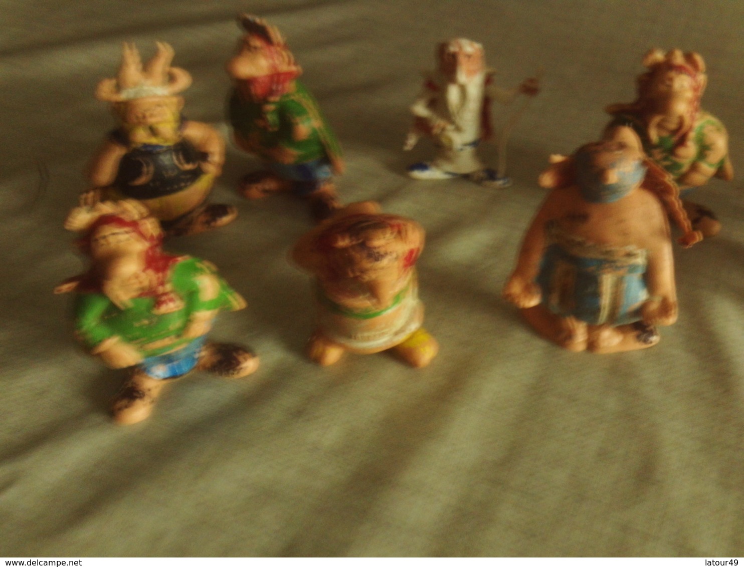 LOT DE 8 FIGURINES ASTERIX  PUBLICITE HUILOR 1967 - Asterix & Obelix