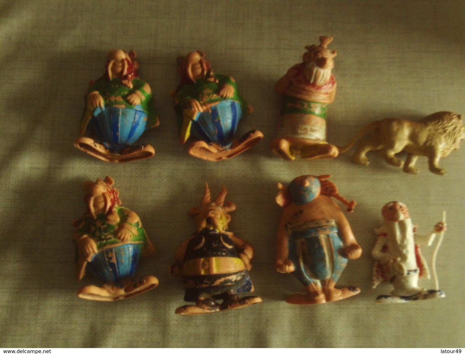 LOT DE 8 FIGURINES ASTERIX  PUBLICITE HUILOR 1967 - Asterix & Obelix