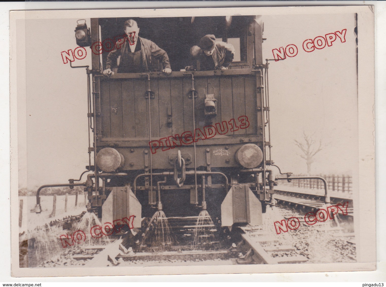 Photo De Presse Chemin De Fer Grande Bretagne Wagon Train Desherbant Fin Des Années 30 - Trains