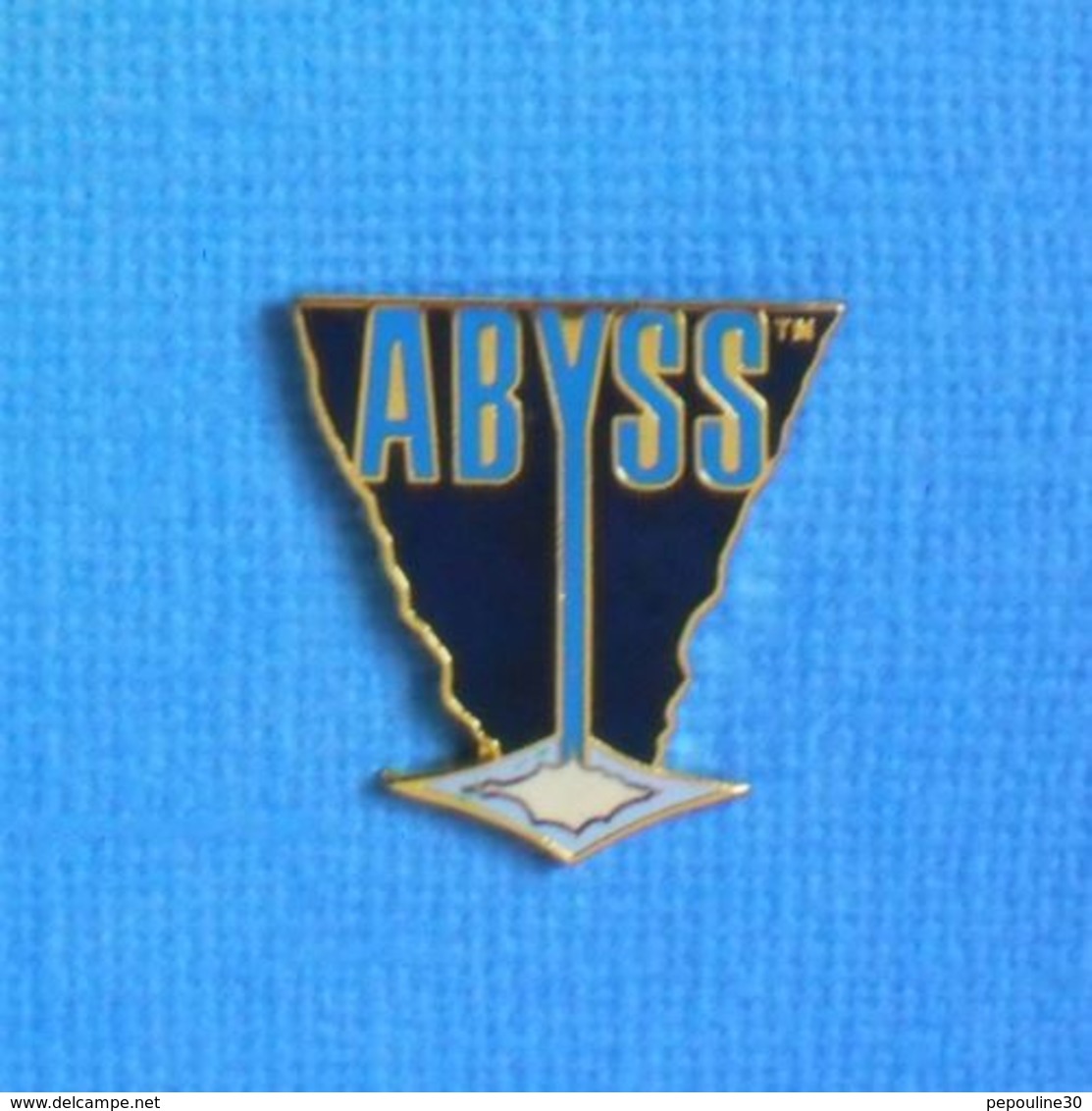 1 PIN'S //  ** ABYSS / FILM SCIENCE-FICTION AMÉRICAIN / JAMES CAMERON ** . (TM © TCFFC) - Filmmanie