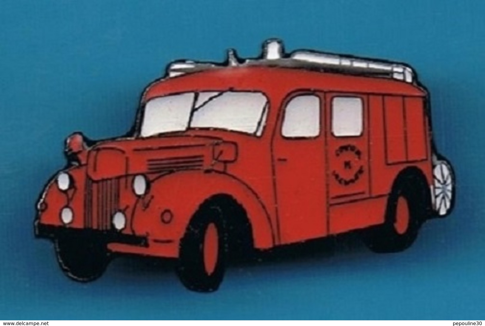 1 PIN'S //  ** CAMION POMPIER FPT BERLIET GLC ** . (© Qualité Collectors Série Limitée Paris) - Firemen